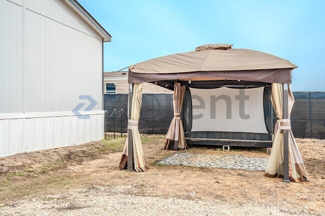 Photo - 1202 Longleaf Pne St