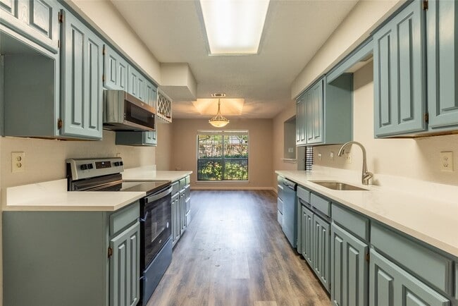 Photo - 5201 Rustle Leaf Dr