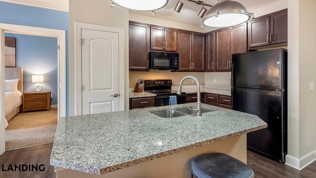 Photo - 3000 Daventry Cir Unidad 10208