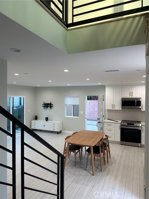 Building Photo - 11333 Delano St