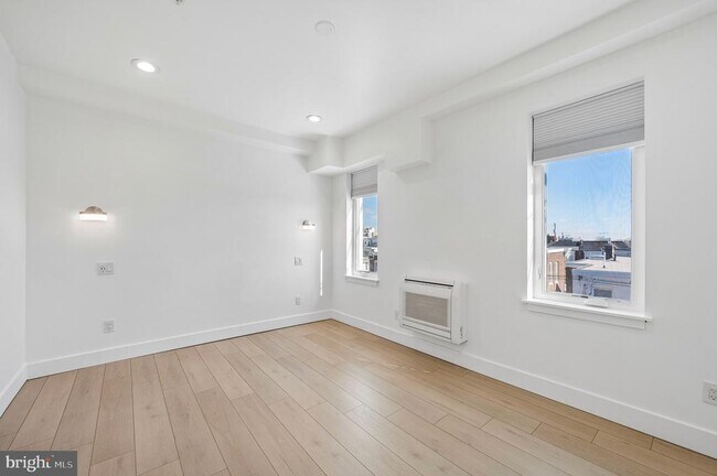 Photo - 633 N 64th St Unidad 2ND FLOOR