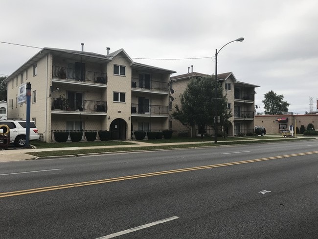 Photo - 4453 S Harlem Ave Unidad 2A