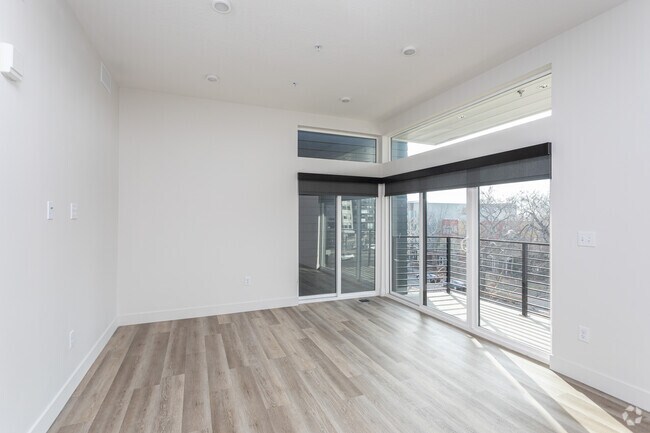 2BR, 2BA - 909SF - Living Room