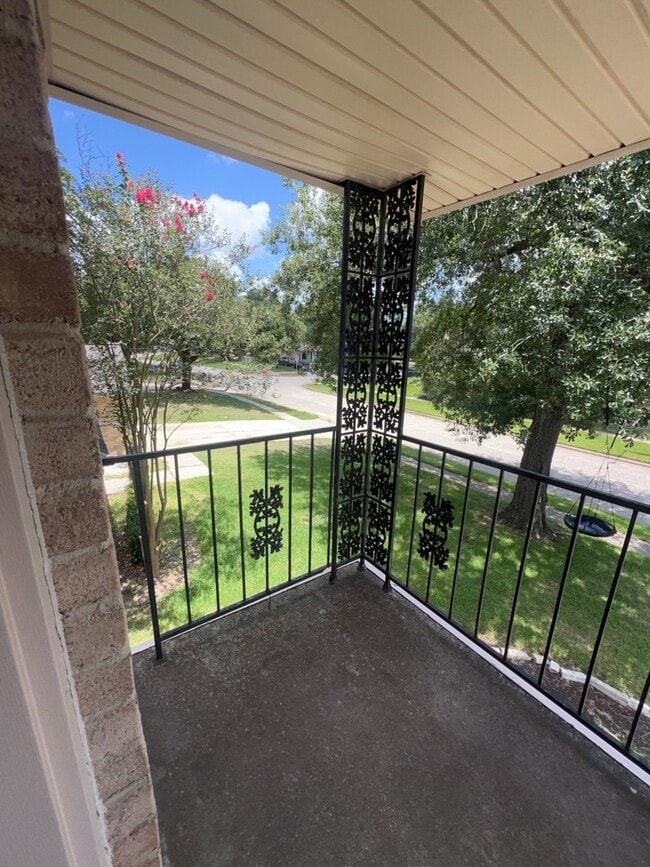 Photo - 18507 Sweetmeadow Dr