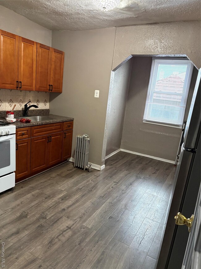 Building Photo - 109-11 131st St Unit 1