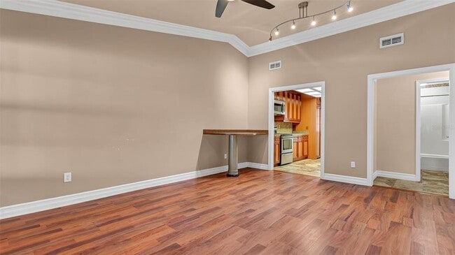 Photo - 1800 Poinsettia Ave
