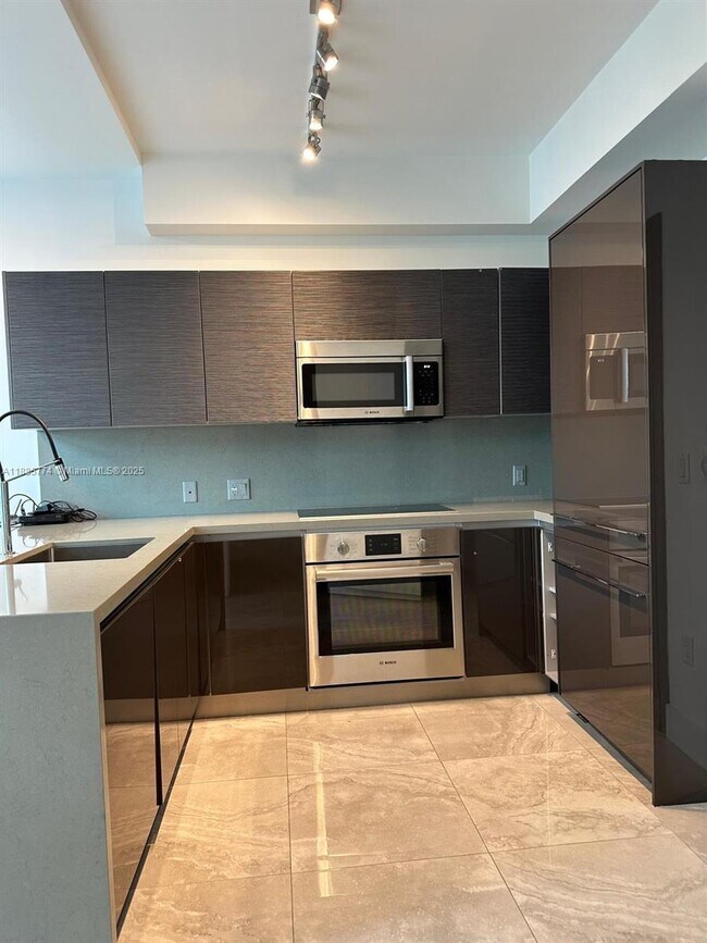 Photo - 1080 Brickell Ave Unidad 703