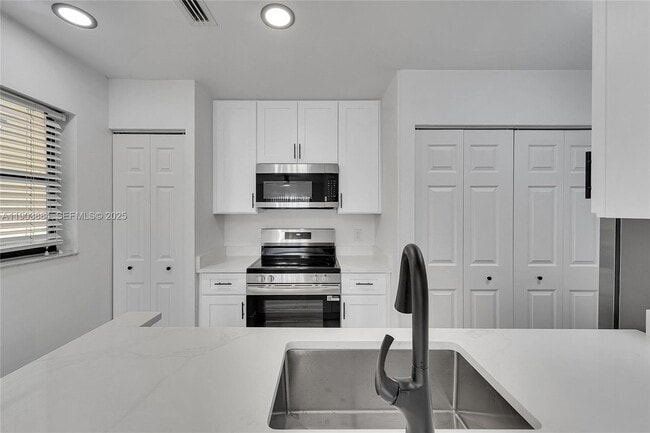 Photo - 10035 Winding Lake Rd Unit 204