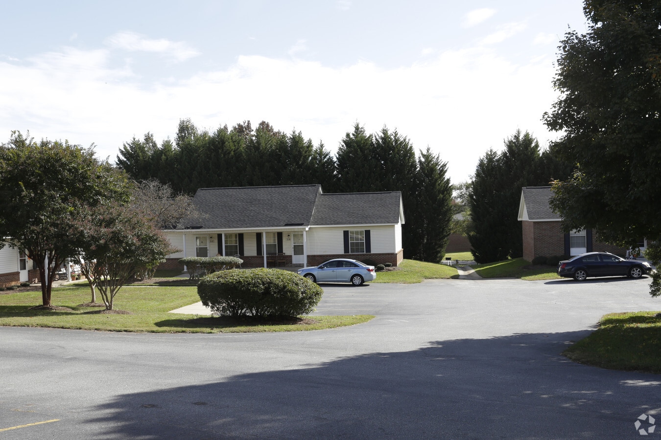 Photo - Fairfield Apartments