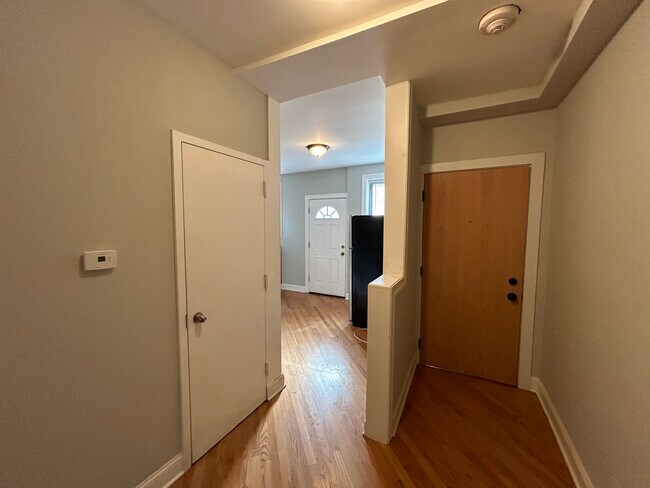 Photo - 894 Green Bay Rd