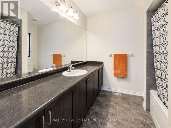 Photo - 407 Linden Dr