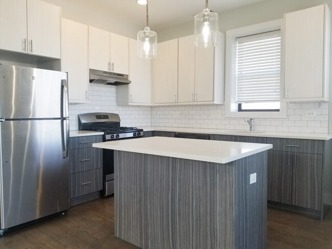 Photo - 2626 N Rockwell St Apartments Unit 3