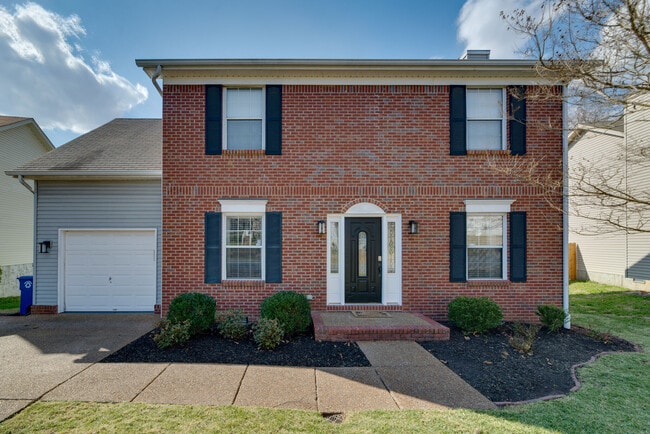 Photo - 1012 Meandering Way