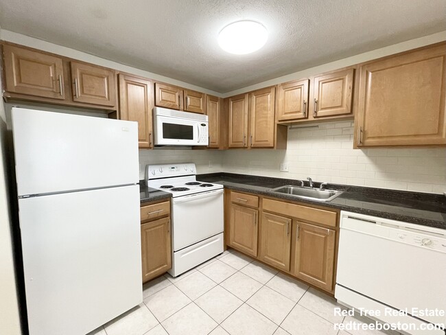Building Photo - 24 Whites Ave Unit 64 Rental