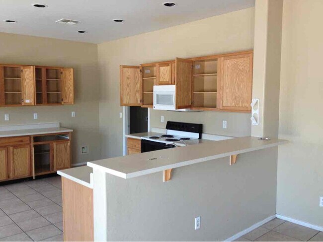 Photo - 2207 N 91st Ln