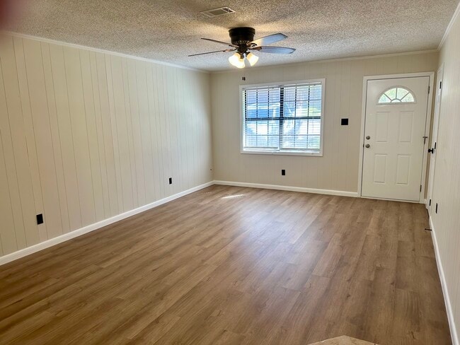 Photo - 102 Conifer Dr