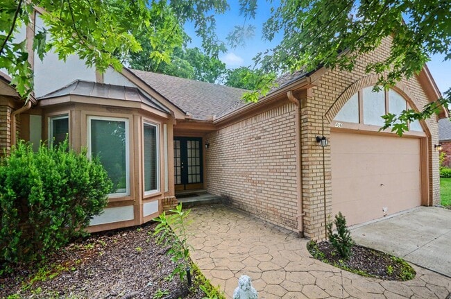 Photo - 456 Essex Dr