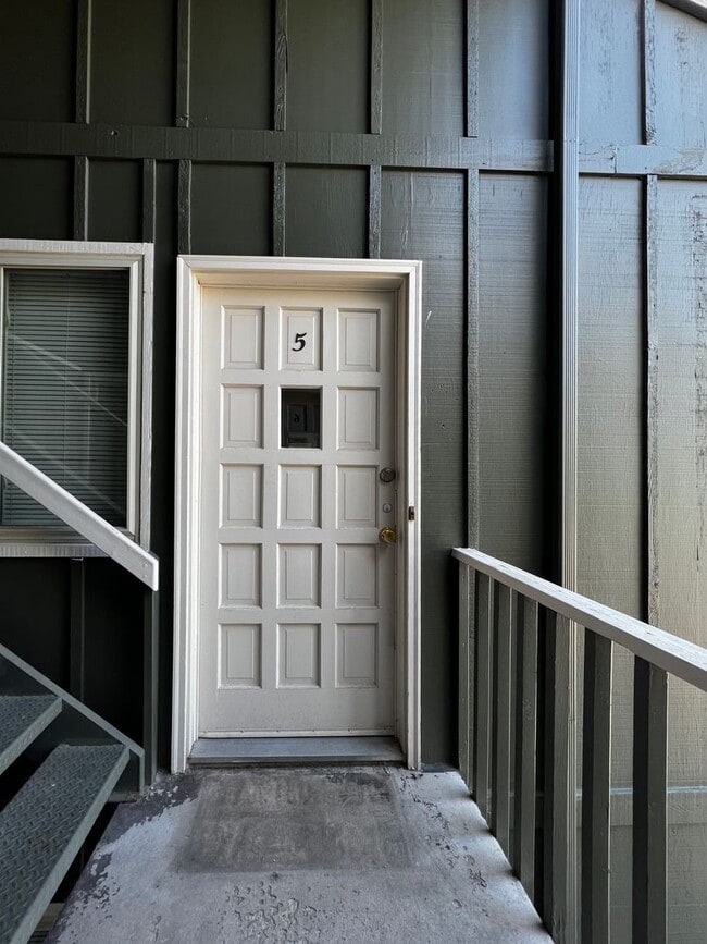 Building Photo - Dartmouth133 (KC-AM) Unit 5