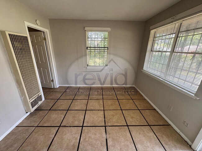 Photo - 515 Carpenter St Unit OAK ST 517