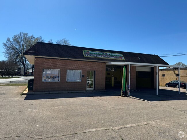 Building Photo - Prime Commercial Space for Rent in Downtow... Rental