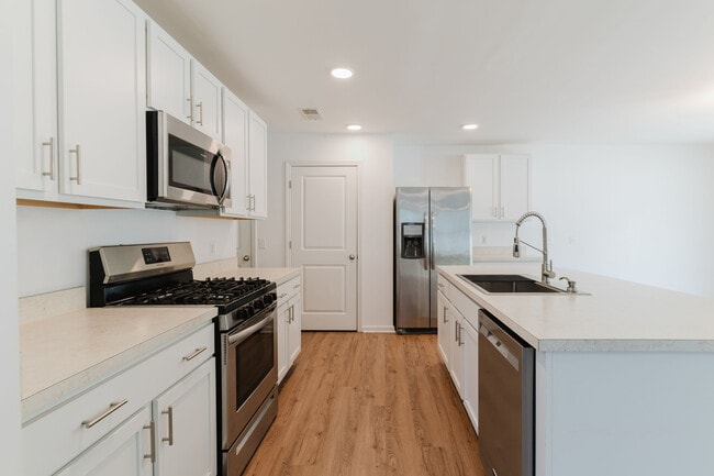 Photo - 204 Mascot Ct