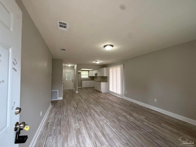 Photo - 1425 Toni St