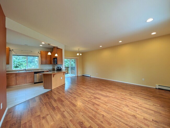 Photo - Unfurnished, 3Bd/2.5Ba Townhome, Long Term...