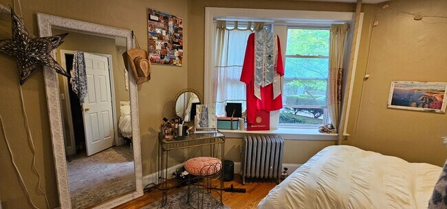 Photo - Exquisitely Renovated 4Bed Near BU and Lon...