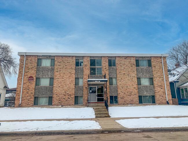 Hiawatha Haven - Hiawatha Haven Apartments