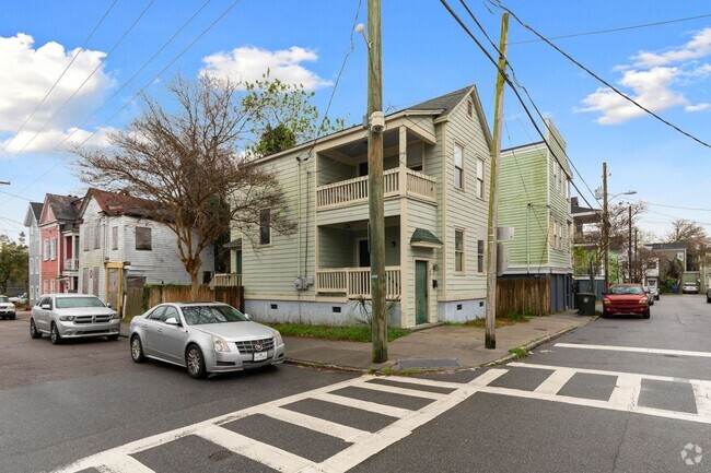 Building Photo - Four Bedroom Home - Downtown Charleston (B...