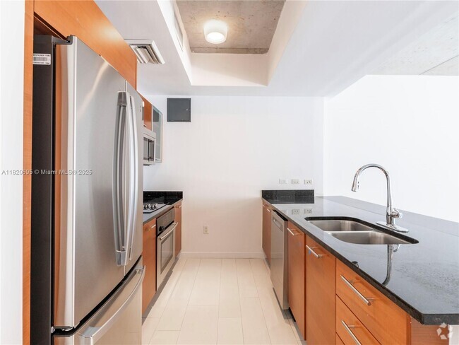 Building Photo - 3449 NE 1st Ave Unit L32 Rental