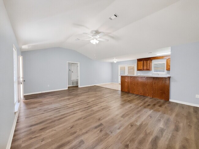 Photo - "Charming 3-Bedroom Oasis with 2 Baths in the Heart of Fort Walton Beach!"