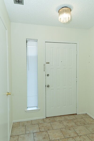 Photo - "Charming Townhouse on Hollywood Blvd with Spacious 1156 Sq Ft Layout!"