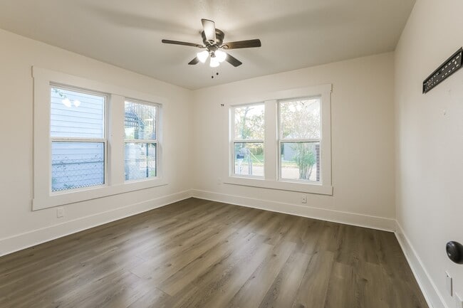 Photo - 502 N Jones St