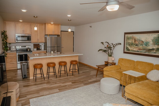 Photo - 3950 Sunnyside Dr W