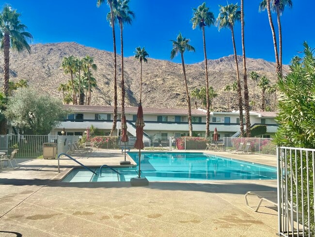 Photo - 1900 S Palm Canyon Dr Unidad 42