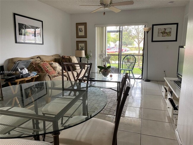 Building Photo - 10633 NW 10th St Unit 102