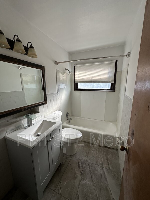 Photo - 1450 Fairmeadows Ln