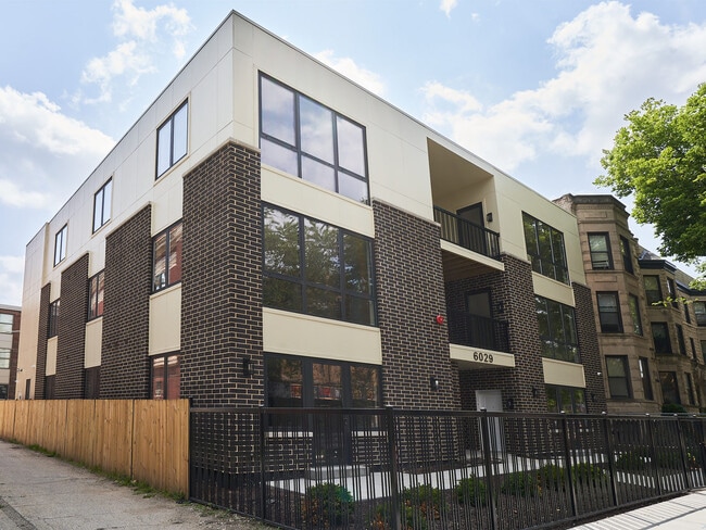 Building Photo - 6029 S Champlain Ave Unit 7 Rental