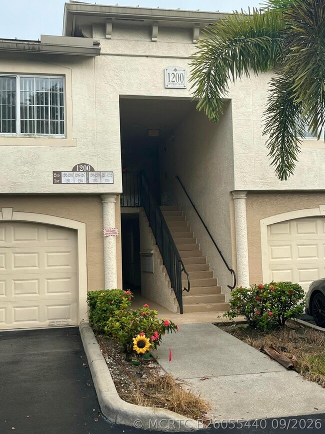 Building Photo - 1200 Crestwood Ct S Unit 1206