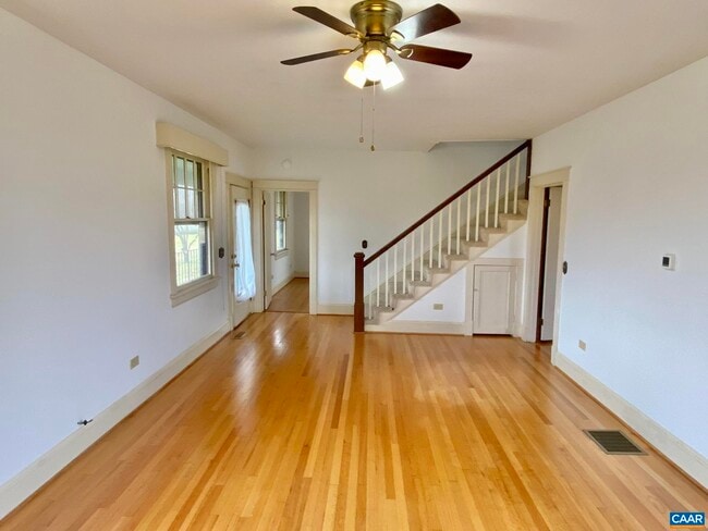 Photo - 119 Tanbark Dr