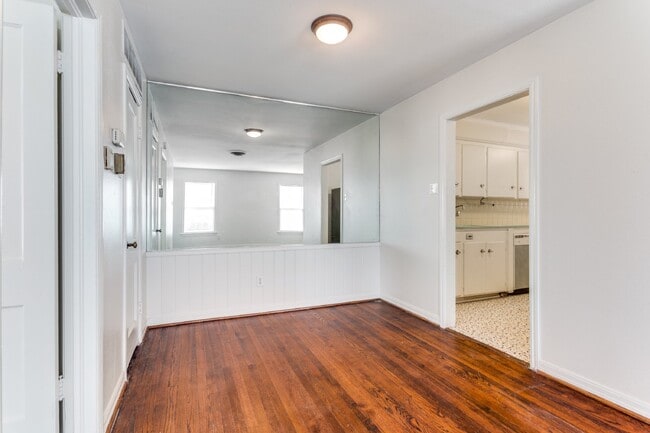 Photo - 6024 Curzon Ave