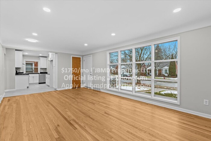 Photo - 11764 Marion St