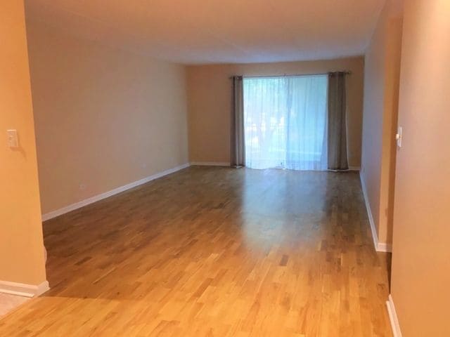 Photo - 5S070 Pebblewood Ln Unidad F5