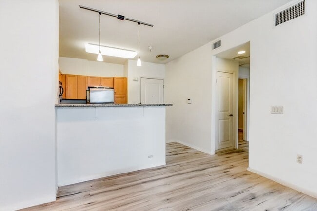 Photo - 100 S Alameda St