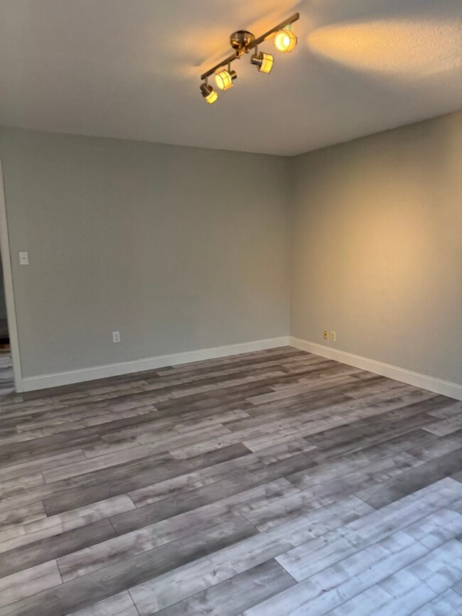 Photo - 214 Lindell Dr Unit B