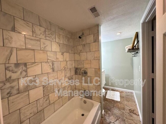 Photo - 10419 College Ave