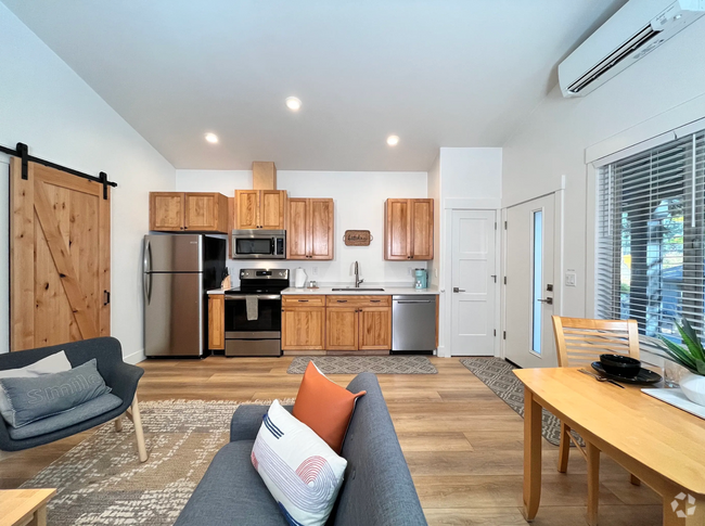 Building Photo - M624 Unit #2 Rental