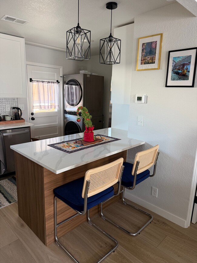 Photo - 3738 Eliot St