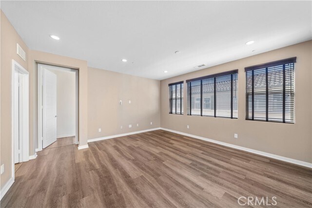 Photo - 121 Wild Rose